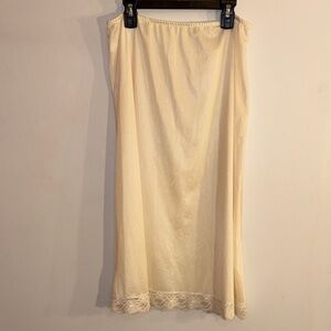 Vintage 70s Cream Lace Trim Slip Skirt Lingerie Lounge Woman’s Size Large 12/14